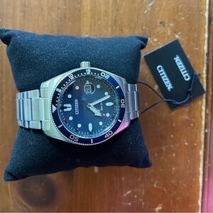 Citizen Men's Silver and Black Dive Watch